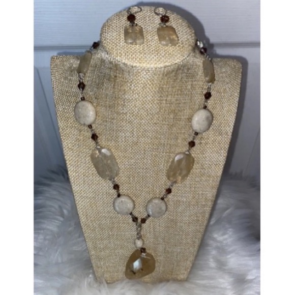 Montage_Decor's tweet photo. So good I had to share! Check out all the items I'm loving on @Poshmarkapp #poshmark #fashion #style #shopmycloset #alc #cingasept #premierdesigns: https://t.co/YP3c4E6jgf https://t.co/RQWxurHb5j