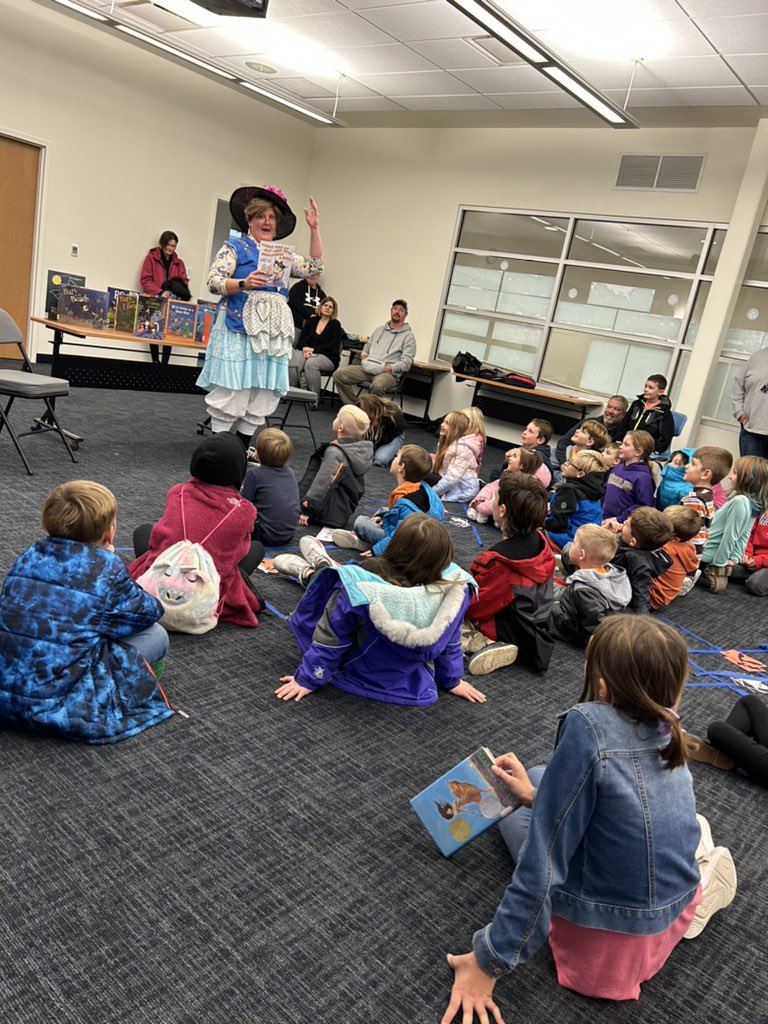 VESAsstPrin's tweet photo. Great turnout for Tales with a Teacher! https://t.co/TrDRicUP2R