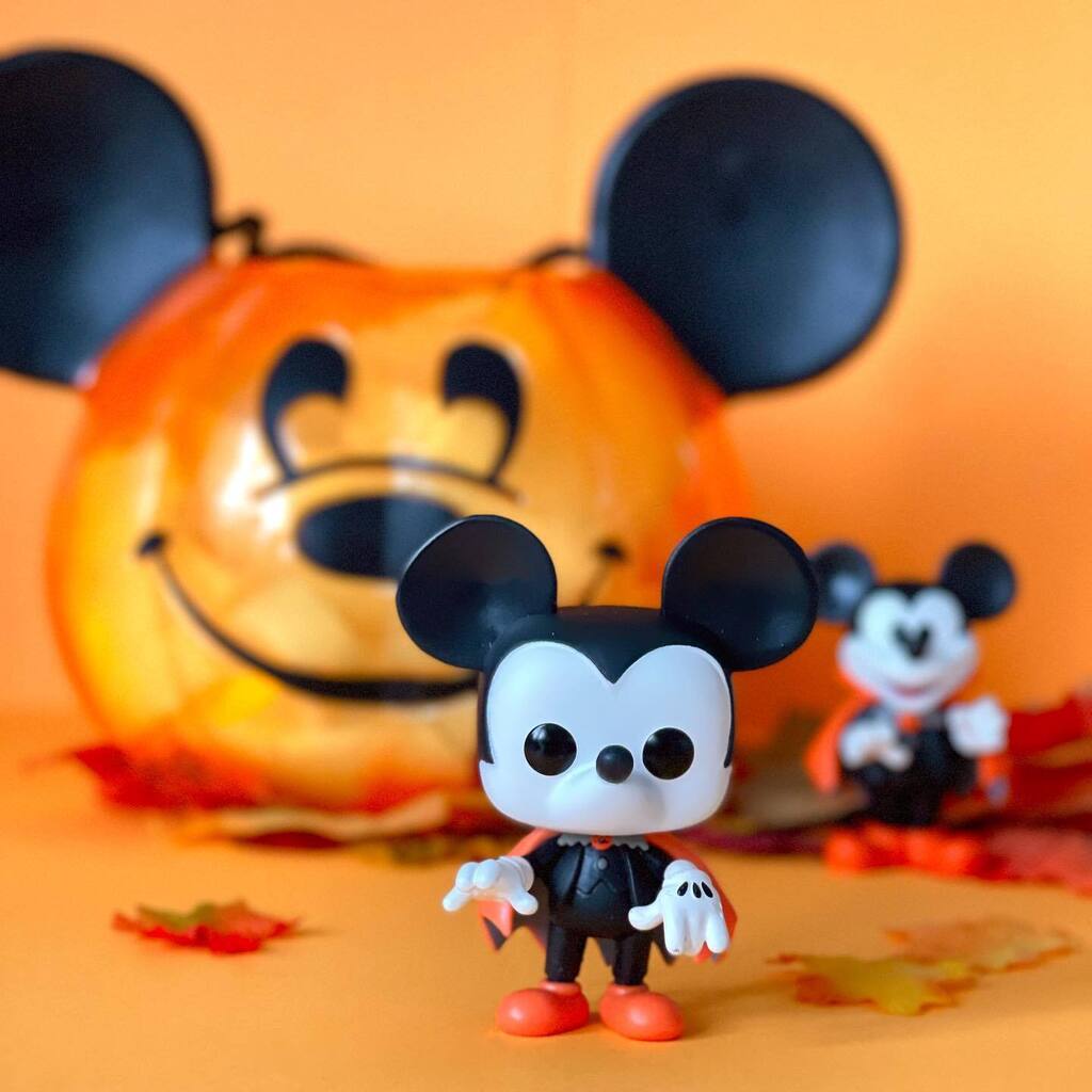 jsmithdigital's tweet photo. Is there anyone spookier than Mickey?

@funko #funkophotoadaychallenge #fotw #funkofunaticoftheweek #orange #mickeymouse #mickeypumpkin #vampiremickey https://t.co/W2iHbZ8brJ https://t.co/iVvqHssLsN