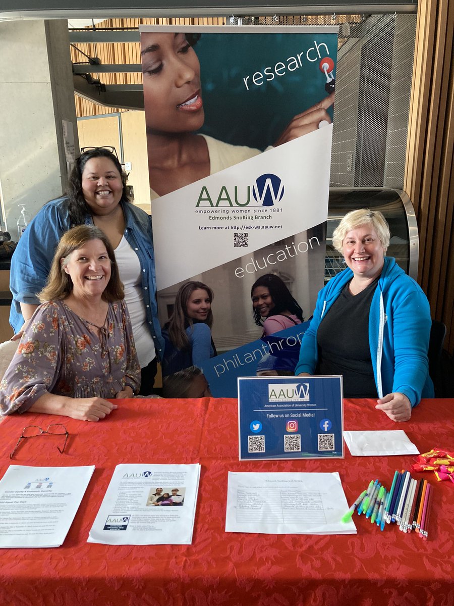 AAUW_ESKBranch's tweet photo. Today’s Involvement Fair @wsueverett was a great success! 
We even ran into one of our 2014 former scholarship recipients, Kari Mikesell! 
.
.
.
.
#WomenSupportingWomen #AAUW #WSU #WSUEverett #EverCougs #EverCoug #WomenInSTEM #Scholarship #SnohomishCounty #Edmonds #Everett #SnoCo https://t.co/9Jvc1tLpP0