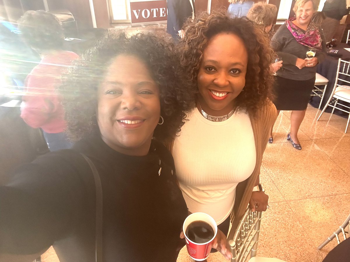 DeeBoydBroker's tweet photo. Legislative Outreach with the Louisiana Realtors Association
#staterepdelishaboyd #delishadelivers #louisianarealtors #DelishaBoydLLC #delishaboydrealty #rockstarrealtors https://t.co/fKxinqC1I1