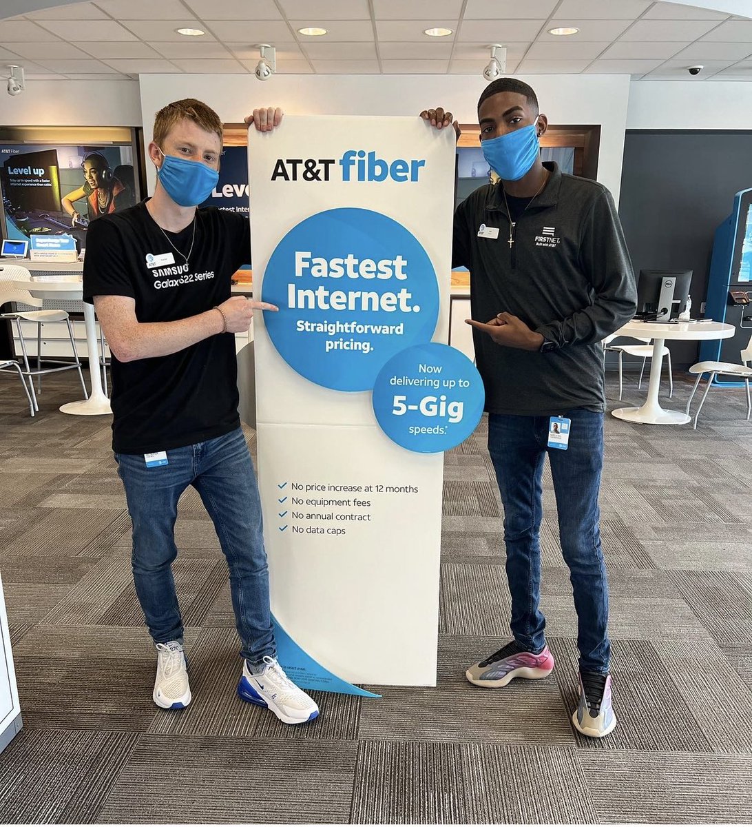 6 VGAs, 4 CRUs, 2 FirstNets &amp; 1 Fiber from “The Storm” today🦍⛈️
Great Work <a href="/TheHunterCoore/">Hunter Coore</a> 👏🏽‼️

<a href="/Shawn6222/">Shawn Ross-Serianni</a>