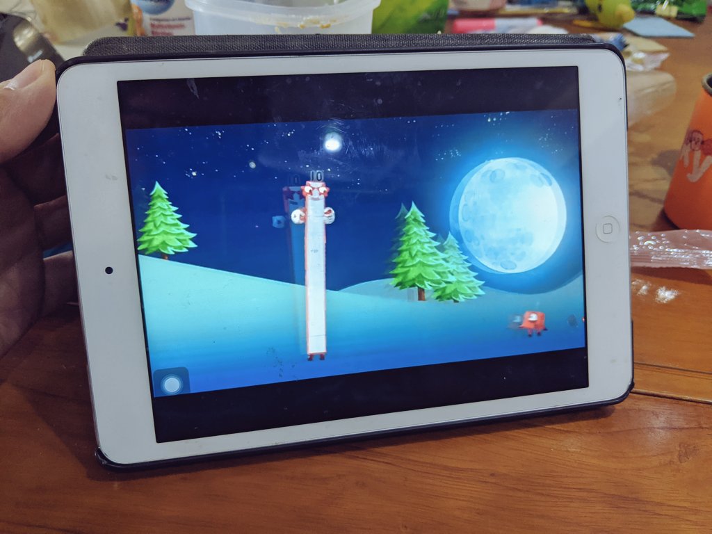 BG5USN's tweet photo. Got a @Raspberry_Pi CM4 on #PiTray mini and clip to act as a router with @WireGuardVPN. My 7 years old iPad mini 2 finally could play @YouTube Kids. Believe it or not, now it is the most powerful digital device for kids at home. https://t.co/hSBMS59jED