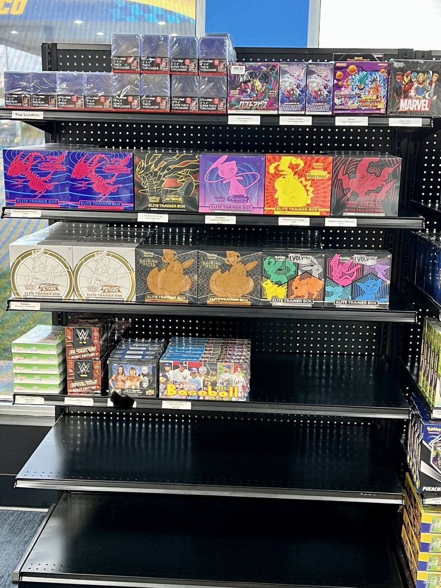 SquareCircleCo1's tweet photo. Come in and let us help finish your collection!
#pokemonfan #pokemoncards #pokemontcg #astralradiance #battlestyles #vividvoltage #brilliantstars #LostOrigin #metazoocards #metazootcg #metazoocommunity #metazoo #metazooufo #fusionstrike #pokemongo #pokemongoapp #PokemonGoGym https://t.co/nkvtw3L4xK