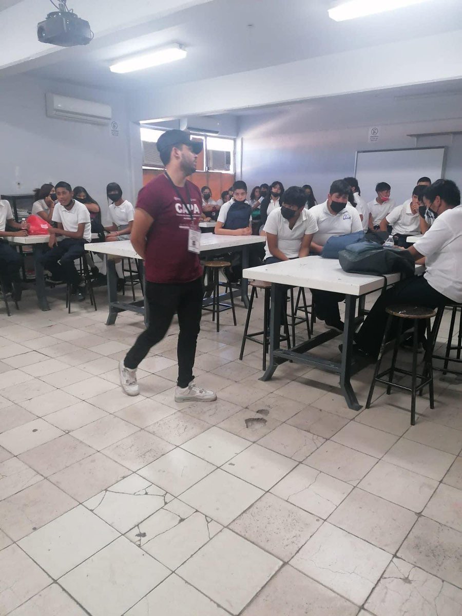 SurUneme's tweet photo. Se impartieron los tema "Violencia en adolescentes y Mitos y realidades de las drogas", con el objetivo de dar a conocer los diferentes tipos de violencia. También se tocó el tema de los mitos y realidades de las drogas, en Secundaria Técnica #60 turno vespertino.
#UsaTuCAPA https://t.co/BuEJCr1ZPC