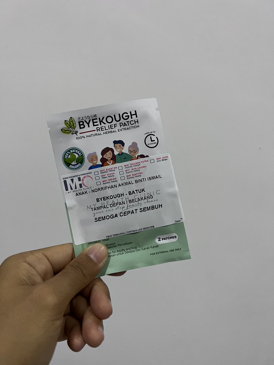 piargh's tweet photo. anak aku tengah batuk kering, teruk gila sampai tidur malam pun susah asyik terbatuk2. makan ubat batuk pun tak jalan. aku pun try la patch ni, takdelah terus hilang batuk dia. tapi dah banyak kurang, boleh la tidur. kalau tak asyik terbangun je. thanks sape yang recommend https://t.co/oggiPEz6kL