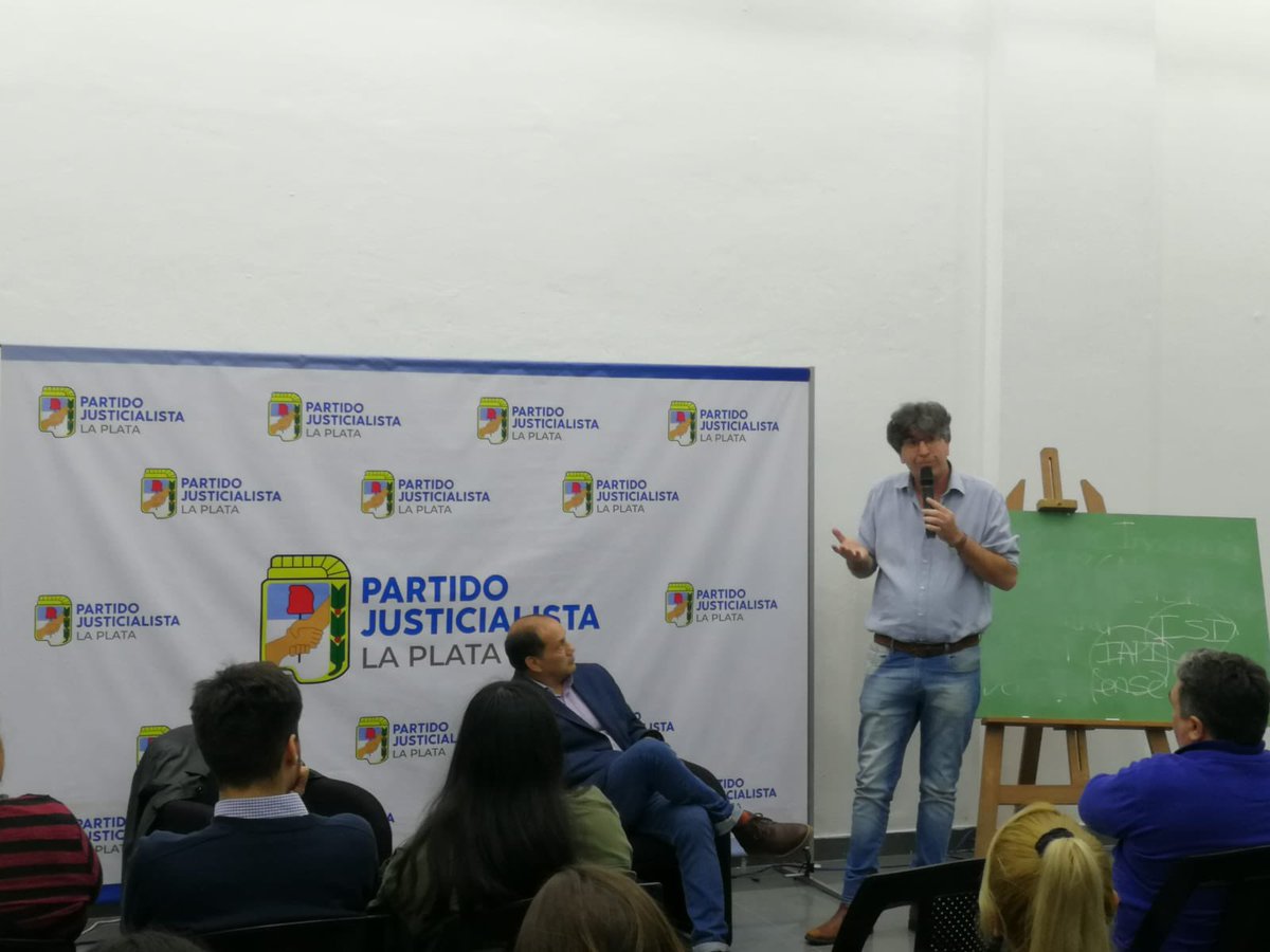 CaminoALaVlp's tweet photo. FORMACIÓN EN EL PJ ✌️❤️🇦🇷
“El manejo arbitrario de la causa vialidad" con #PabloVera organizada por la Secretaría de Formación del @PJLaPlata16 a cargo de Victor Hortel @negrazohortel.
#PJLaPlata
#CaminoALaVictoria https://t.co/4vySMtrltS