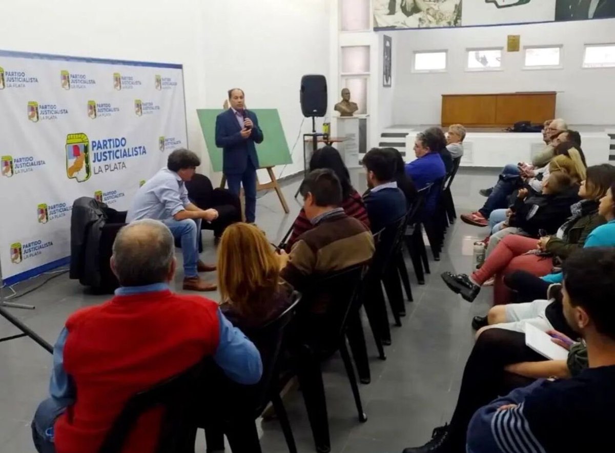 CaminoALaVlp's tweet photo. FORMACIÓN EN EL PJ ✌️❤️🇦🇷
“El manejo arbitrario de la causa vialidad" con #PabloVera organizada por la Secretaría de Formación del @PJLaPlata16 a cargo de Victor Hortel @negrazohortel.
#PJLaPlata
#CaminoALaVictoria https://t.co/4vySMtrltS