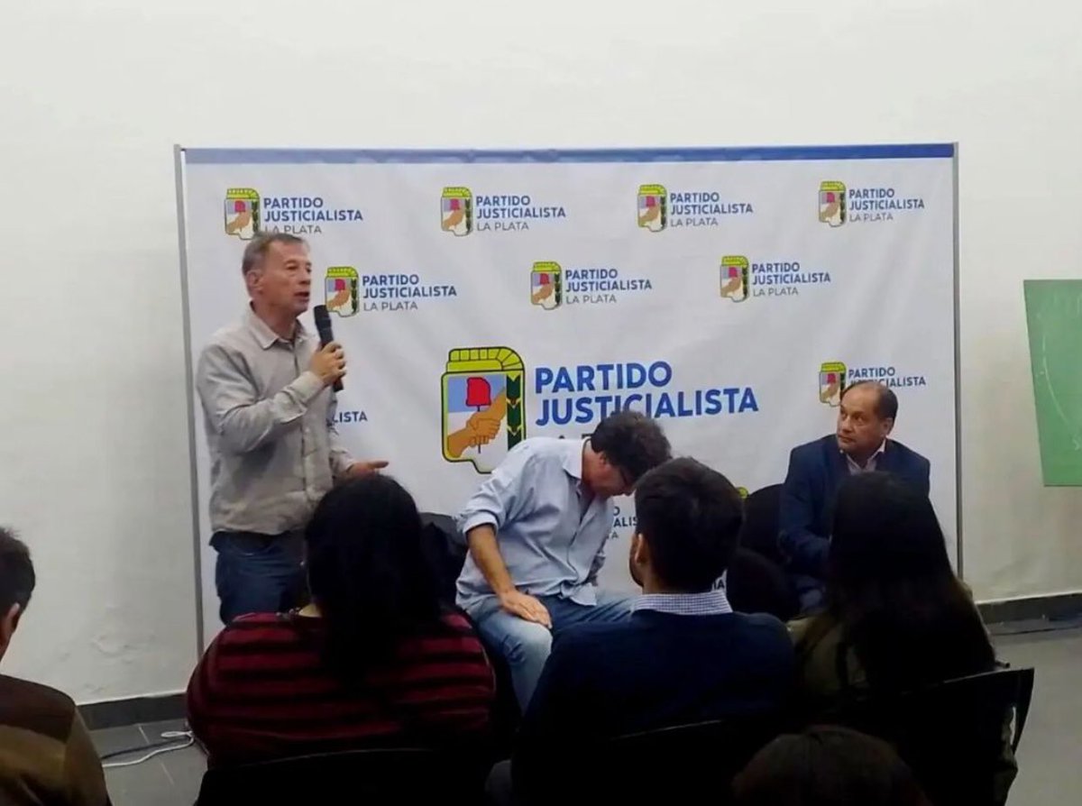 CaminoALaVlp's tweet photo. FORMACIÓN EN EL PJ ✌️❤️🇦🇷
“El manejo arbitrario de la causa vialidad" con #PabloVera organizada por la Secretaría de Formación del @PJLaPlata16 a cargo de Victor Hortel @negrazohortel.
#PJLaPlata
#CaminoALaVictoria https://t.co/4vySMtrltS