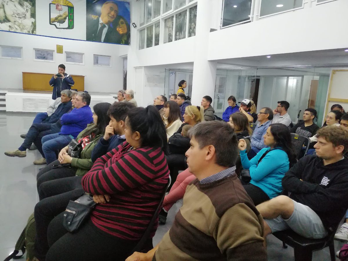 CaminoALaVlp's tweet photo. FORMACIÓN EN EL PJ ✌️❤️🇦🇷
“El manejo arbitrario de la causa vialidad" con #PabloVera organizada por la Secretaría de Formación del @PJLaPlata16 a cargo de Victor Hortel @negrazohortel.
#PJLaPlata
#CaminoALaVictoria https://t.co/4vySMtrltS