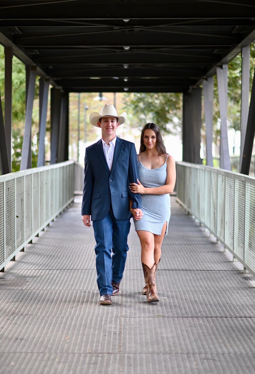 crowe_55's tweet photo. These two won Sophomore Duke and Duchess at LEE HS.  Will be honored at halftime of Friday’s game.  Proud of them both - two great kids. @JohnCrowe44 https://t.co/XMQfeClWZJ