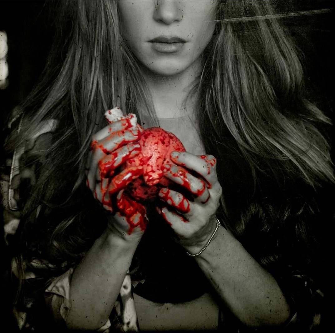 taykirahaze's tweet photo. Shakira acaba de lanzar #Monotonía, justo en el 12vo aniversario de su álbum Sale El Sol, poniendo fin a todo lo que vivió con su expareja a quien alguna vez llamó su sol https://t.co/LN9rt1CaWm