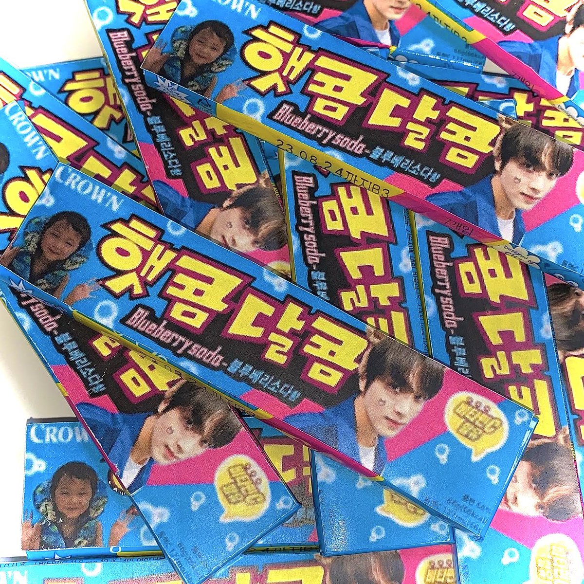 LNFSG66's tweet photo. 𝗡𝗖𝗧 𝟭𝟮𝟳 𝗡𝗘𝗢 𝗖𝗜𝗧𝗬 : 𝗦𝗘𝗢𝗨𝗟 𝗧𝗛𝗘 𝗟𝗜𝗡𝗞+
우리칠 앙콘 기념 🐻햇콤달콤🐻 나눔

첫콘 100개 나눔합니다 ♡⁼³₌₃

인증: 해찬 버블 365일 이상 or 127 에이스 

콘서트가 끝나고 #RT 추첨을 통해 
2분께 🐻햇콤달콤🐻을 보내드려요-!

엔시티 127 더링크 첫콘 나눔 https://t.co/Rp8wx8YWRZ