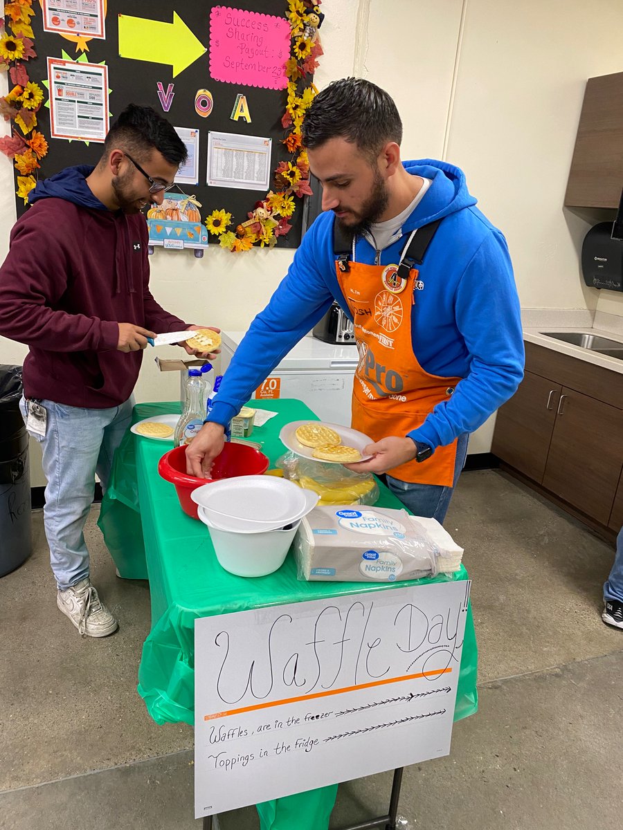 selasaid3's tweet photo. It’s waffle o’clock!!! 
Continuing our CAM celebration with waffle day! #L'eggomyEggo 
@OscarM_8523 @DianaSundermann @Yolanda_8523 @MariFino8523 @Dalton8523 @Fuerstenberg15 https://t.co/QpMz35F3ND