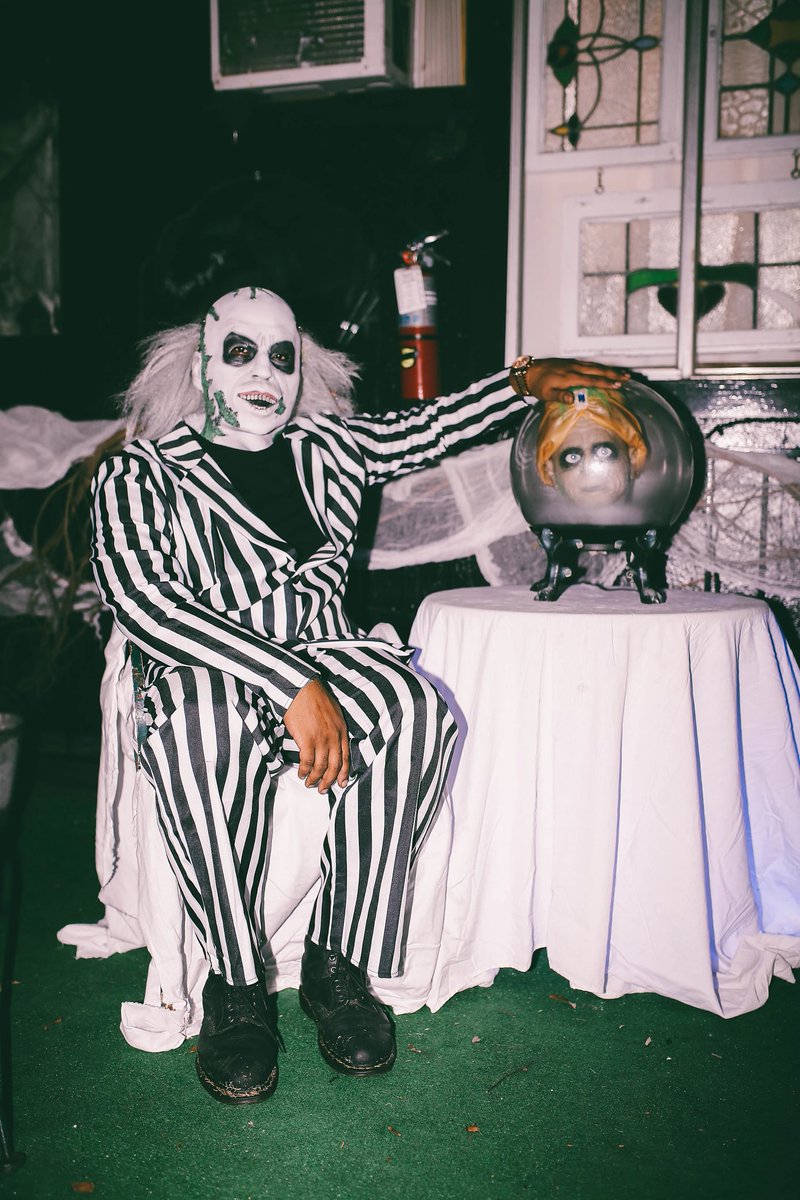 TopLevelExp's tweet photo. WFTN X FREEWATER HALLOWEEN PARTY! Next Friday! Howlin Wolf!
-
Live performance by @jzzleonline 
$500 Costume Contest! 
Over 200+ tickets sold 
-
This was one of the past costume parties! Grab limited tickets @ https://t.co/fUxyuzmmZ4 https://t.co/jKl0klSBLh