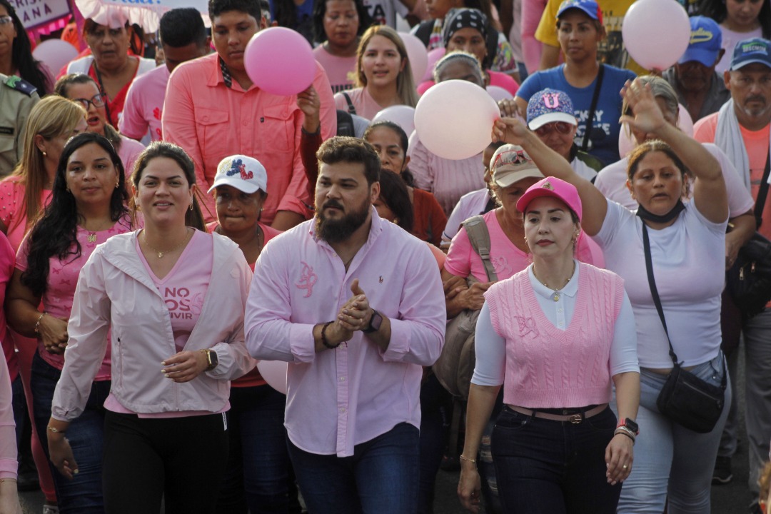 ErnestoLunaPsuv's tweet photo. Buscamos incentivar el cuidado de todos y todas.

Recuerden que la detección precoz a fin de mejorar el pronóstico y la supervivencia de los casos de cáncer de mama sigue siendo la piedra angular de la lucha contra este cáncer. https://t.co/ZC2iz0sMXf