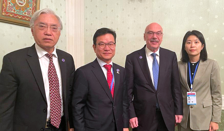 UN_OCT's tweet photo. On the margins of #DushanbeCTProcess Conference, USG @UN_OCT Voronkov met with:
#Botswana #CounterTerrorism Analysis & Fusion Agency DG Mosate
#Russia MOFA Director & SR for International anti-terrorist cooperation Tarabrin
#ROK Ambassador in 🇹🇯 Kwon Dongseok
@UN_CTED https://t.co/y9ByhQuROK