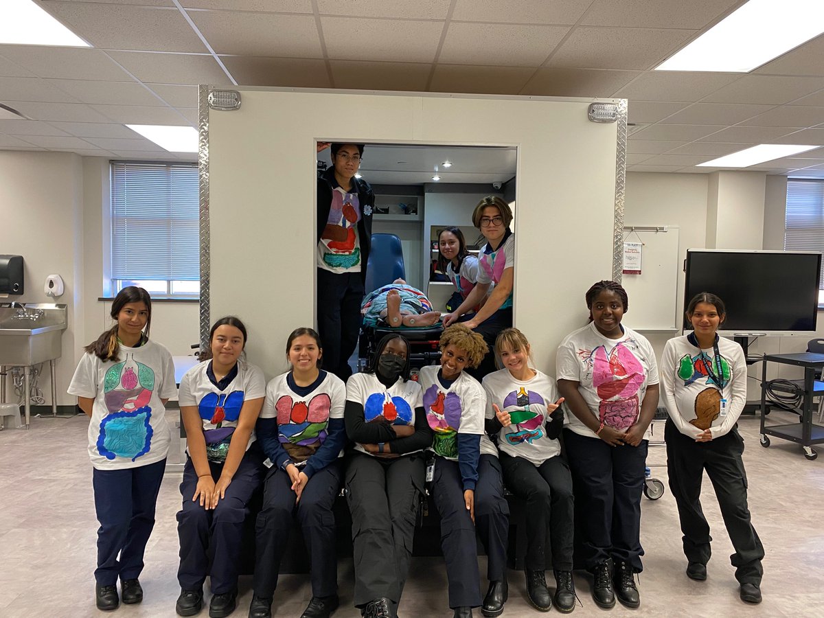 EmtMctc's tweet photo. MCTC EMT students celebrated Unity Day, by wearing our Anatomy shirts, that remind us it’s what’s on the inside that matters! #unityday2022 #KatyCommUNITY #emseducation @MCTC_RealWorld https://t.co/w7gNUJO498