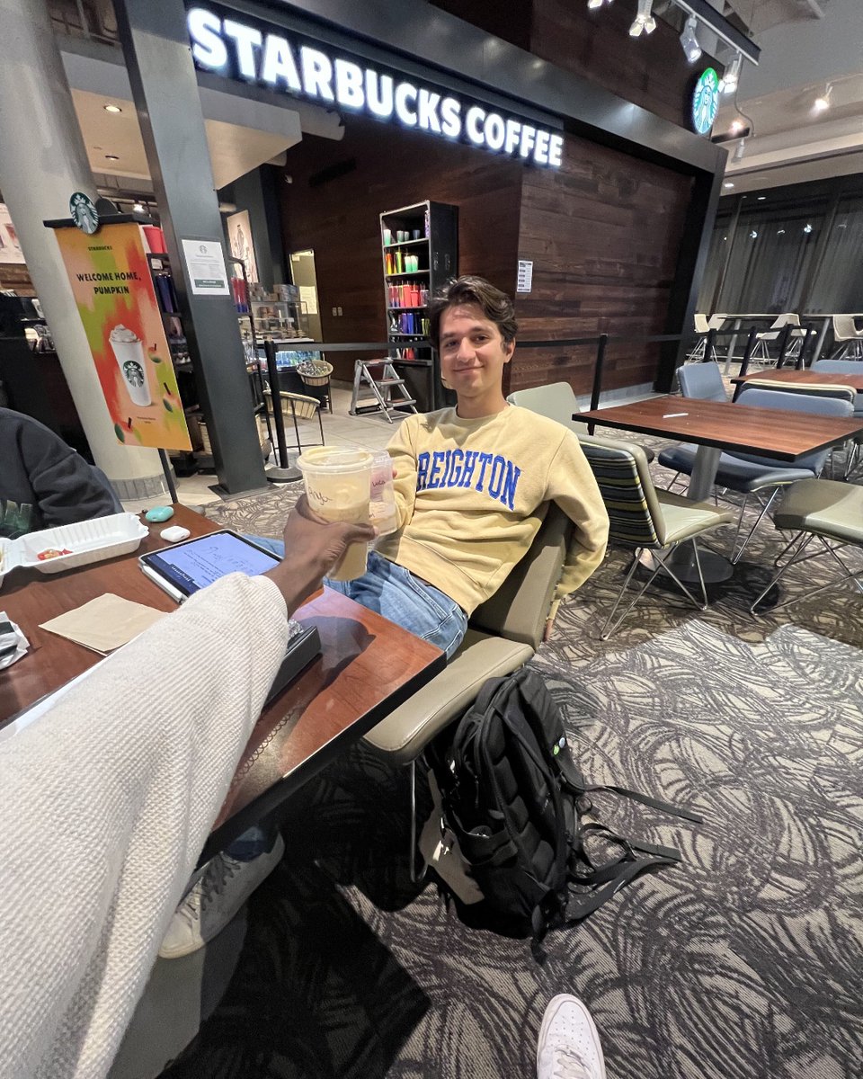 BluejayLife tweet media