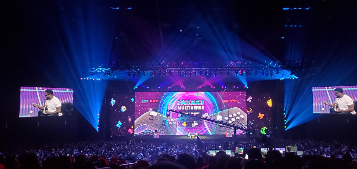 jdshindler's tweet photo. All right let's do this. #AdobeMAX2022 #adobemaxsneaks https://t.co/uQxuvCNDTF