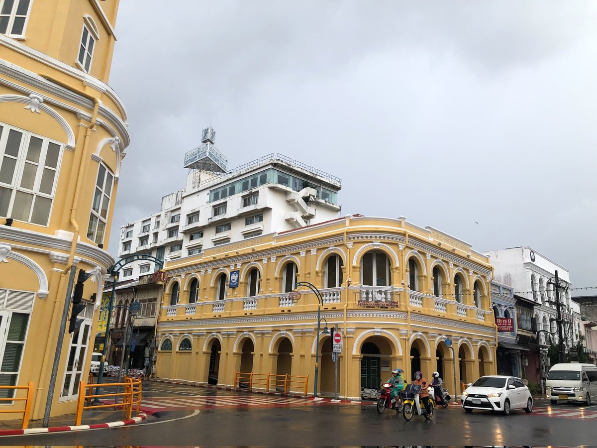 pleunpit_Ch9's tweet image. ภูเก็ตเช้านี้
น้ำที่ท่วมย่านเมืองเก่าลดระดับกลับเข้าสู่สภาวะปกติแล้วแต่ฝนยังตกเป็นระยะ​ @TNAMCOT