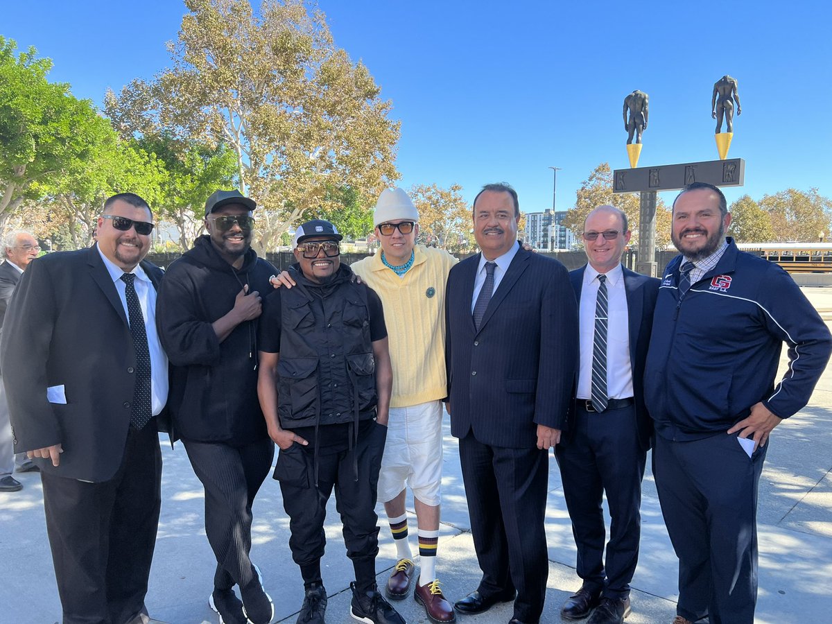 LASchoolsEast's tweet photo. We cannot wait for the #EastLAClassic! https://t.co/Yr6GkWqKqT