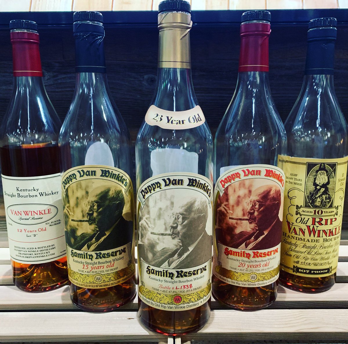 I’m in Edmonton this evening hosting a Van Winkle class. I’m excited to try the lineup again - minus the rye. 
#Bourbon #whiskey