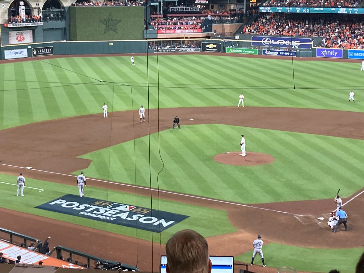 BrendanKutyNJ's tweet photo. That’s not the third base coach. That’s Rizzo’s lead off third. https://t.co/OdxhLMJb6K