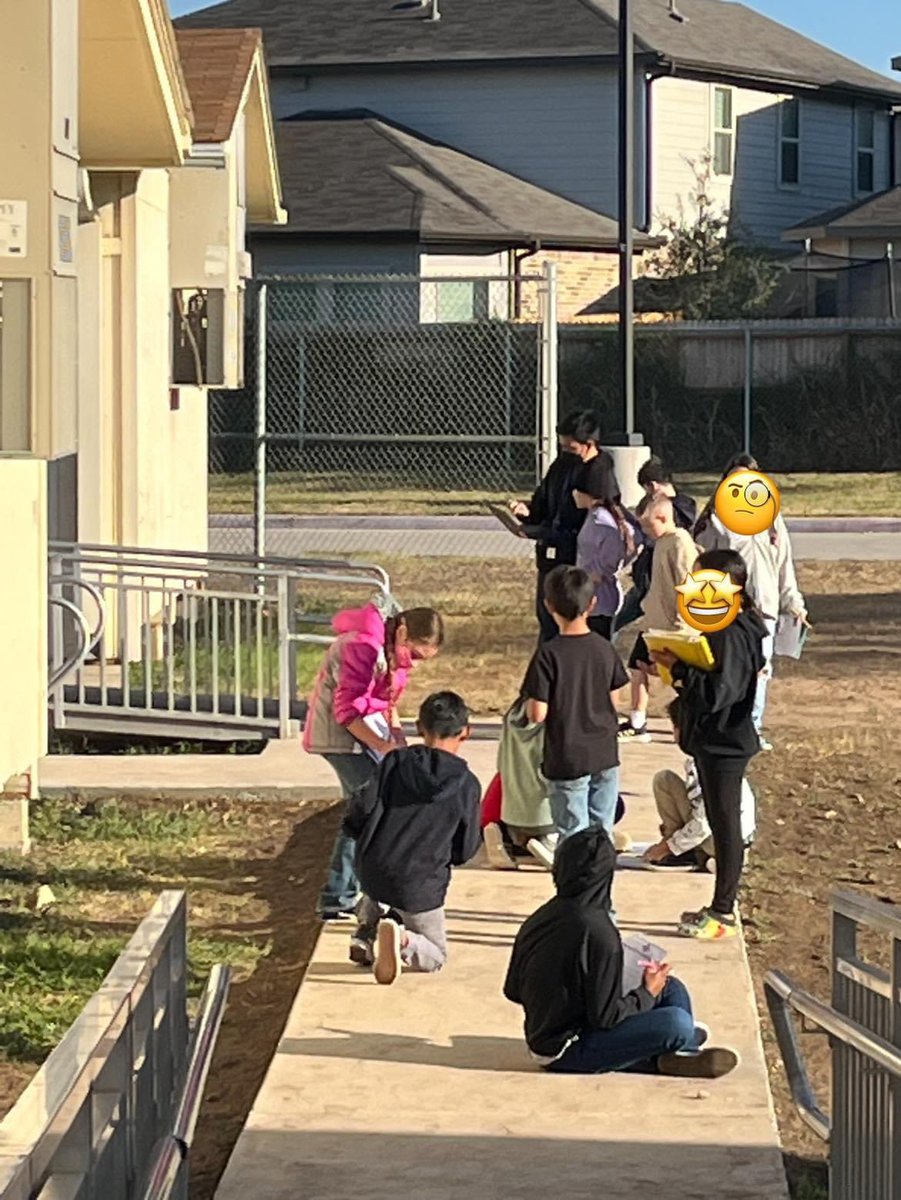 MrsStephieG's tweet photo. The Amazing Race: Science Edition. A day of hands on exploring through roadblocks and checkpoints! #thecoleway https://t.co/FXh6V7HimK