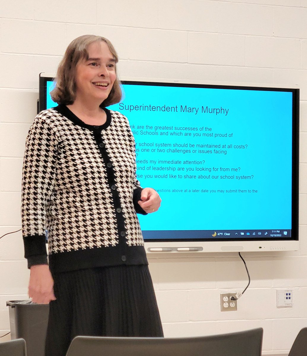 Thank you to our Superintendent Mary Murphy for being our guest at tonights meeting, and for such an enlightening conversation. Her most important message was "you have to slow down to go fast."
Keep an eye out for important emails and check out her Superintendent's Corner.