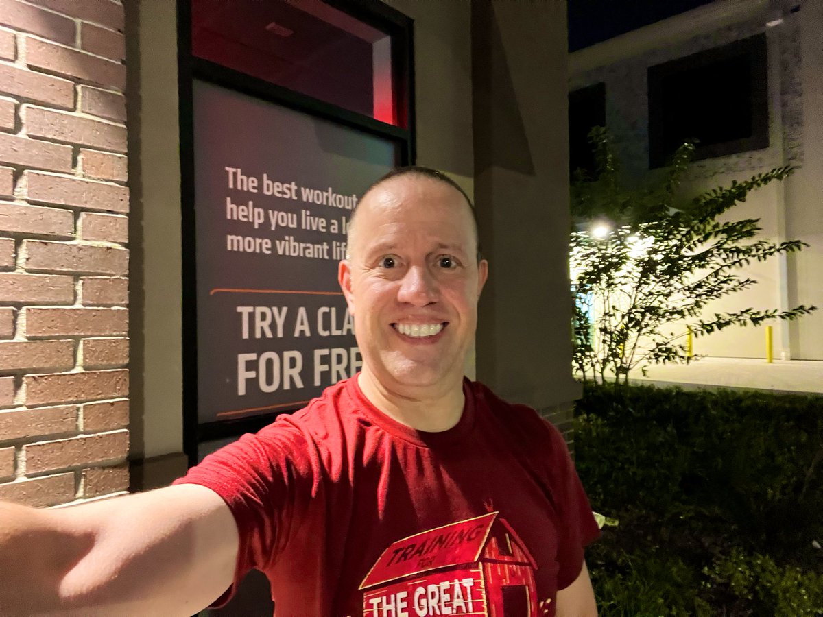 StevieAndLane's tweet photo. Great #power day on the treadmills tonight. #PushPace & #AllOuts. Endurance #CrewRow was long! #MiniBands and shoulder work on the floor. I liked today! 🍊🧡
@orangetheory #OrangeTheoryFitness #OTFNonaSouth
#RunRowRepeat #BasePushAllOut #SplatPoints https://t.co/d90DGVCrW8