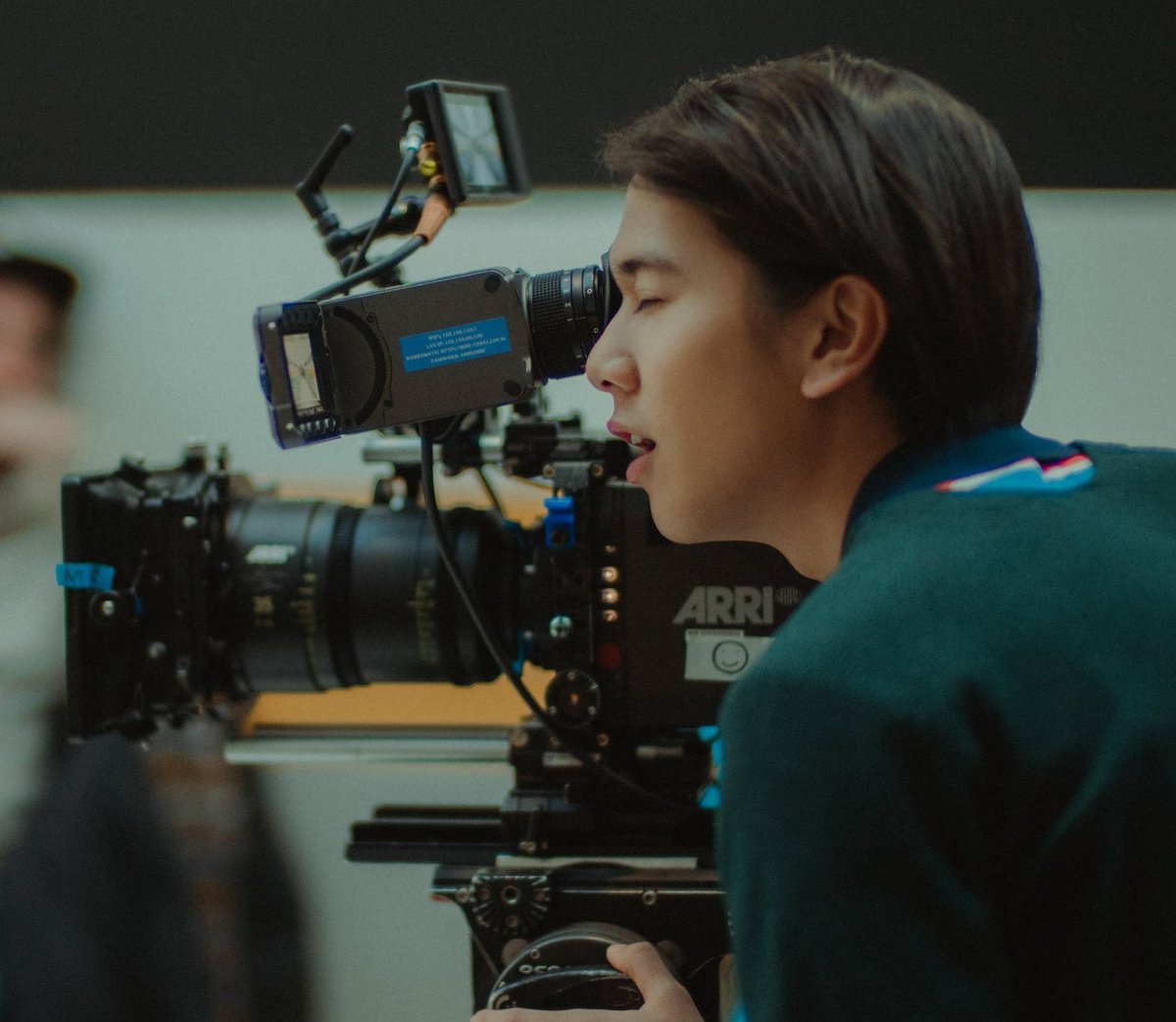 oddinarey's tweet photo. actor!raja and cameraman!ali where ali falls in love with raja's gaze through his camera lens thinking theres no chance for him with the artist. little did he know the one's raja stared at was never the camera lens in the first place https://t.co/TnqyyQgvp5