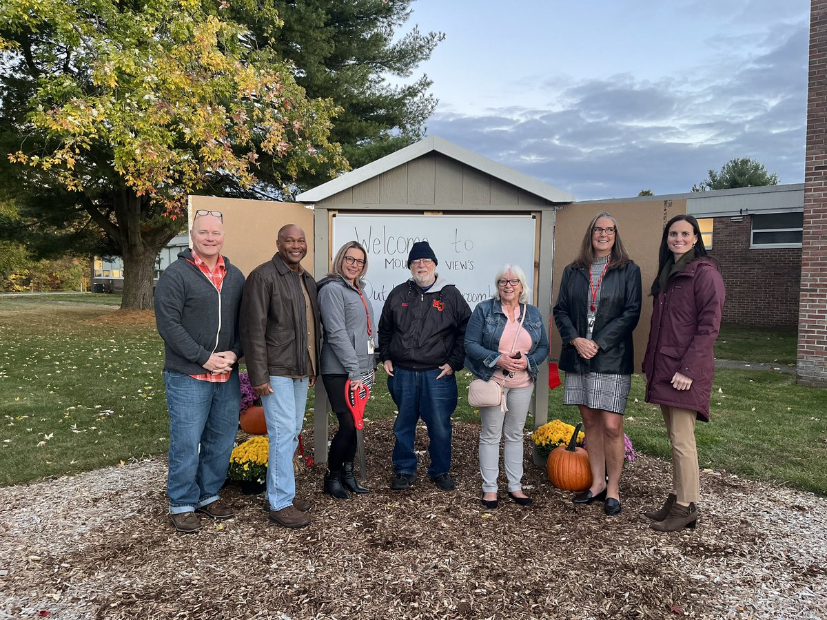 MtView07836's tweet photo. Our outdoor classroom is officially open! Thank you to the MO community for your support! @MountOliveTSD @melandyk https://t.co/aPKcytjkXd