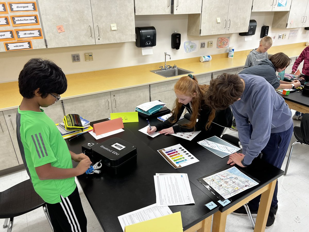 SMSwiz's tweet photo. Breakout box time! https://t.co/zBr8RJfHkc