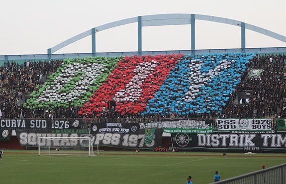 Koreo dulu kala akhirnya jadi nyata D1Y, bener"indah pada waktunya, semoga langgeng gawe generasi penerus, jal iki koreo tahun piro? 
💚💙❤❤
<a href="/BCSxPSS_1976/">Brigata Curva Sud</a> 
<a href="/S1H_Slemania/">SLEMANIA OFFICIAL</a> 
<a href="/Brajamusti_YK/">BRAJAMUSTI</a> 
<a href="/The_Maident/">Mataram Independent</a> 
<a href="/paserbumi/">Paserbumi</a> 
<a href="/CNF_67/">Curva Nord Famiglia</a>