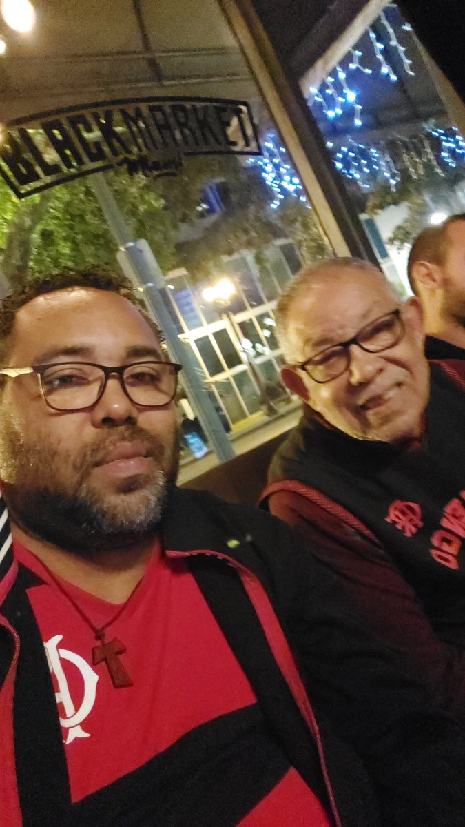 ricobrazuca's tweet photo. #CdBPeloMundo curtindo com meu pai na Embaixada do Mengao em Miami https://t.co/N608inM23F