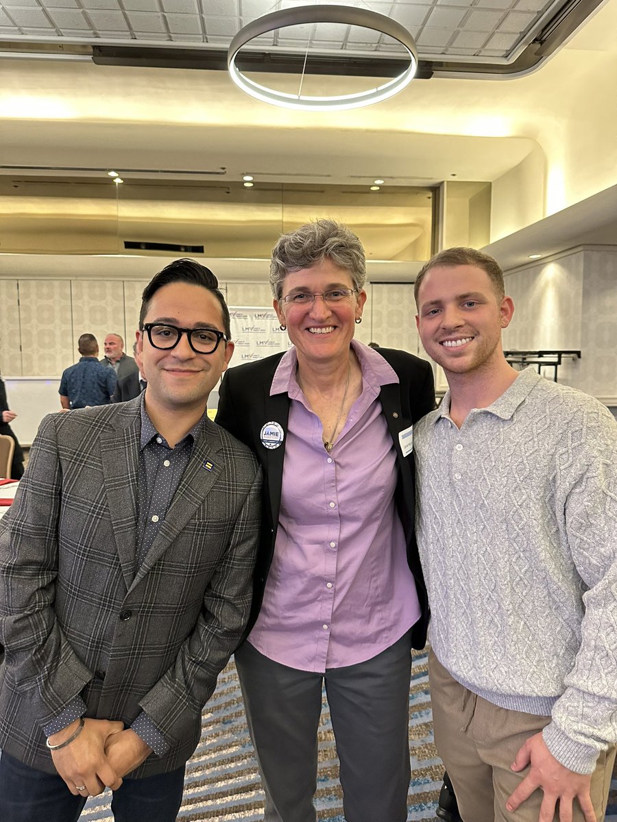 HRCPDX's tweet photo. with @JamieforOregon at one of the last #oregon debates! #Vote for her in district 5! #Democrats #Equality #LGBTQ #VoteBlue https://t.co/HnFhhW5SCI