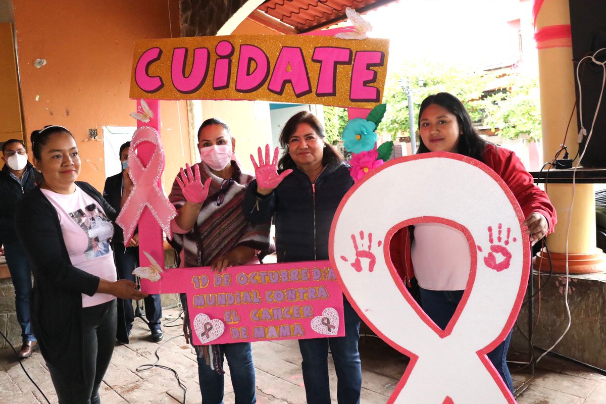 difhgo's tweet photo. Compartió con mujeres atlapexquenses que la prevención es signo de amor propio y las exhortó a #autoexplorarse para la detección y tratamiento oportuno y les pidió que compartan esta información con más mujeres de sus localidades y así cuidarnos todas. #PrimeroElPueblo https://t.co/g0Q48AKCvn