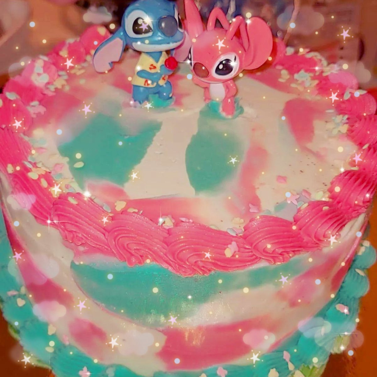 NinasNumNums's tweet photo. ˚ʚ lilo and stitch cake ɞ˚
~°♡°~
˚ʚ🌸ɞ˚ : made by me
( \ / )
(„• ֊ •„)・・‿︵‿୨ tags ୧‿︵‿
#LiloAndStitchTheSeries #liloandstitch #stitch #lilo #angel #frosting #icing #baking #cake #bakingcore #cute #kawaii #baker #kawaiiaesthetic #sanrio #pink #watercolor #marble https://t.co/w2GzZLQvHY