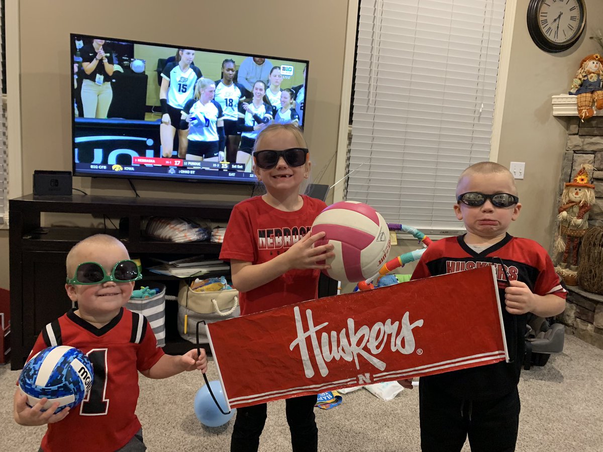 Fullners's tweet photo. #BIGBlockParty Go Huskers! https://t.co/wQBcsN4Bnv