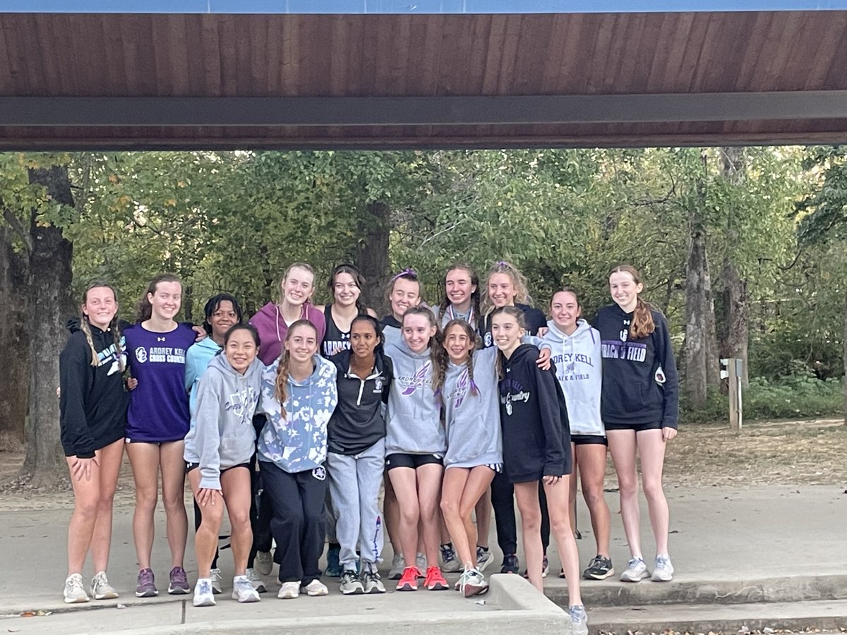 akxctf's tweet photo. Women's XC claimed their 5th straight SoMeck Conference Championship today. 6 of the 12 ALL Conference runners (Wells, Boland, Fenton, Graue, Kimpson, Wren) were wearing purple.  Great day to be a KNIGHT!  @AKSportsInfo @NCRunners https://t.co/jXhxVBqxCF