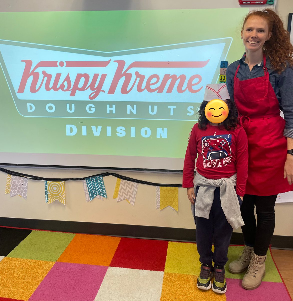 courtneyjwright's tweet photo. Donut Division @AudeliaCreek with the #ACEmazing @AutumnUrton I #risdbelieves it was a deliciously engaging lesson! @RISDmath #itsastallionthing https://t.co/HcY3rTwY4K