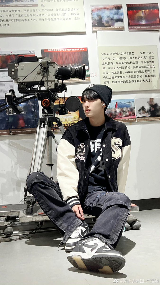 yhxmemory's tweet photo. 아니 이거 진짜 대학생 같아... 🤧🤧 https://t.co/1n3A7qkBAJ