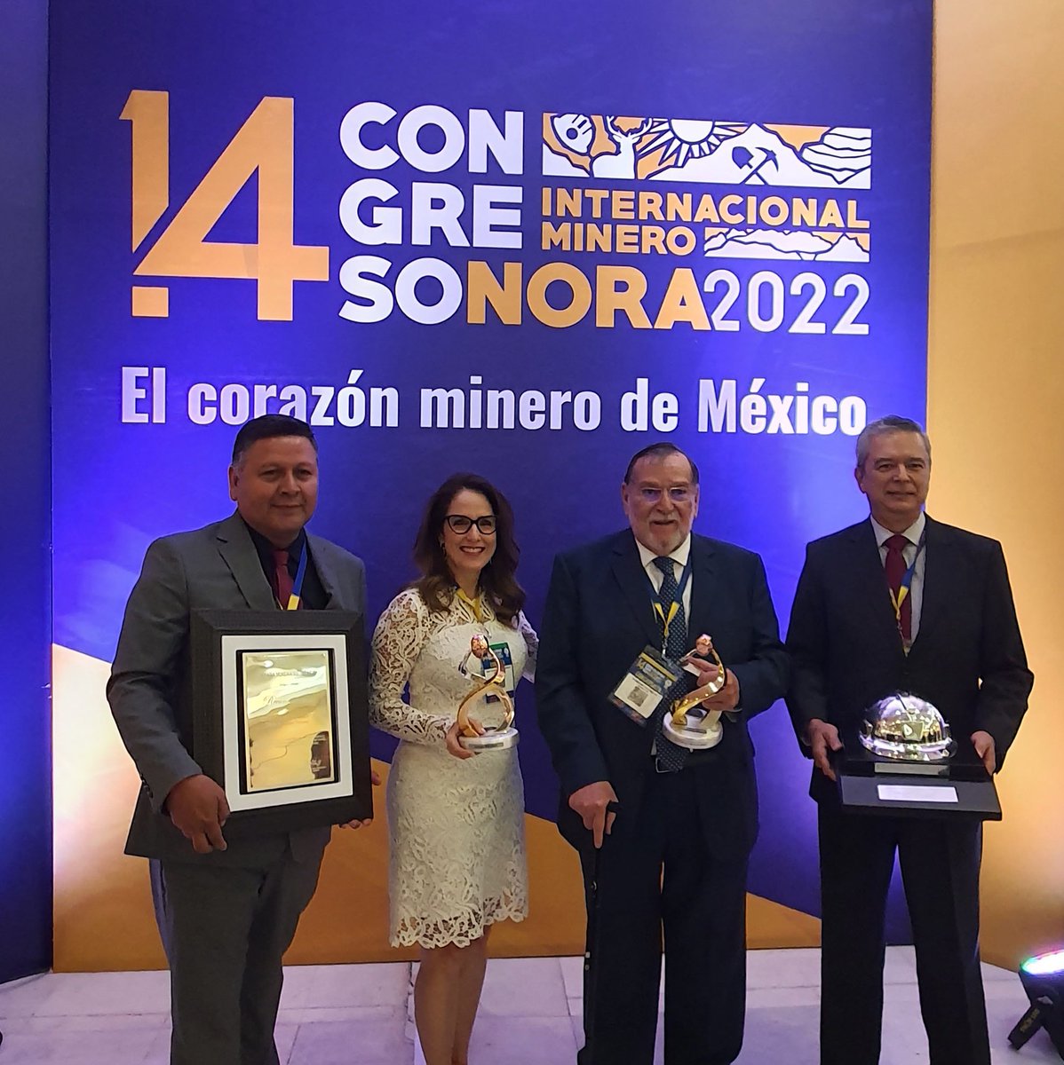 Felicidades Papá. #CongresoInternacionalMinero <a href="/GMexico_oficial/">Grupo México</a>