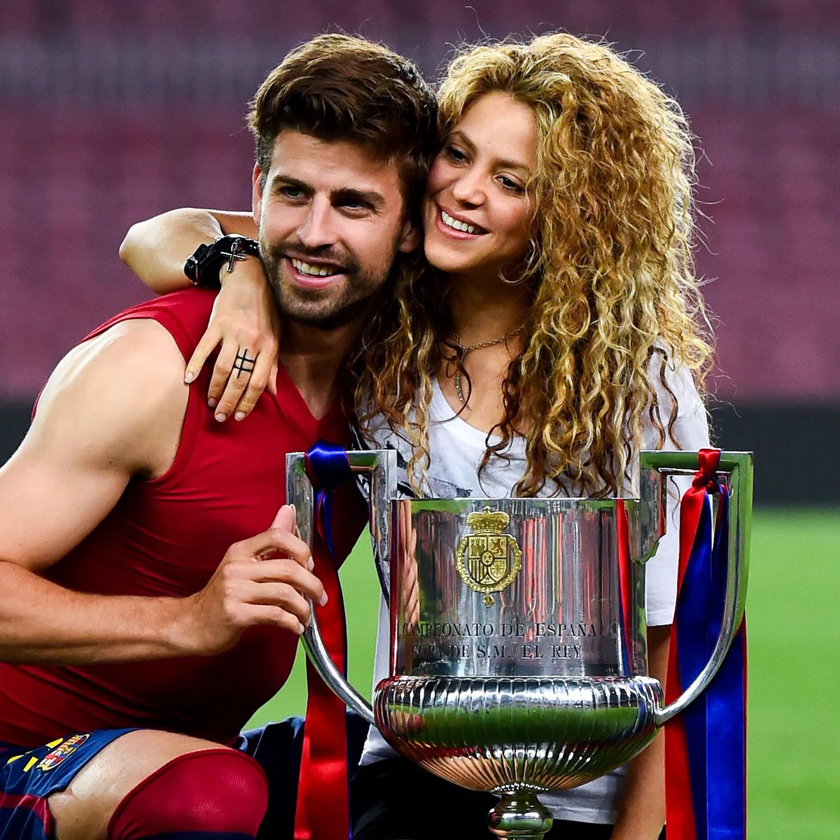PopBase's tweet photo. Gerard Piqué could reportedly have to wear Shakira’s name on his soccer jersey due to Barcelona’s partnership with Spotify. https://t.co/De5D85AIQd