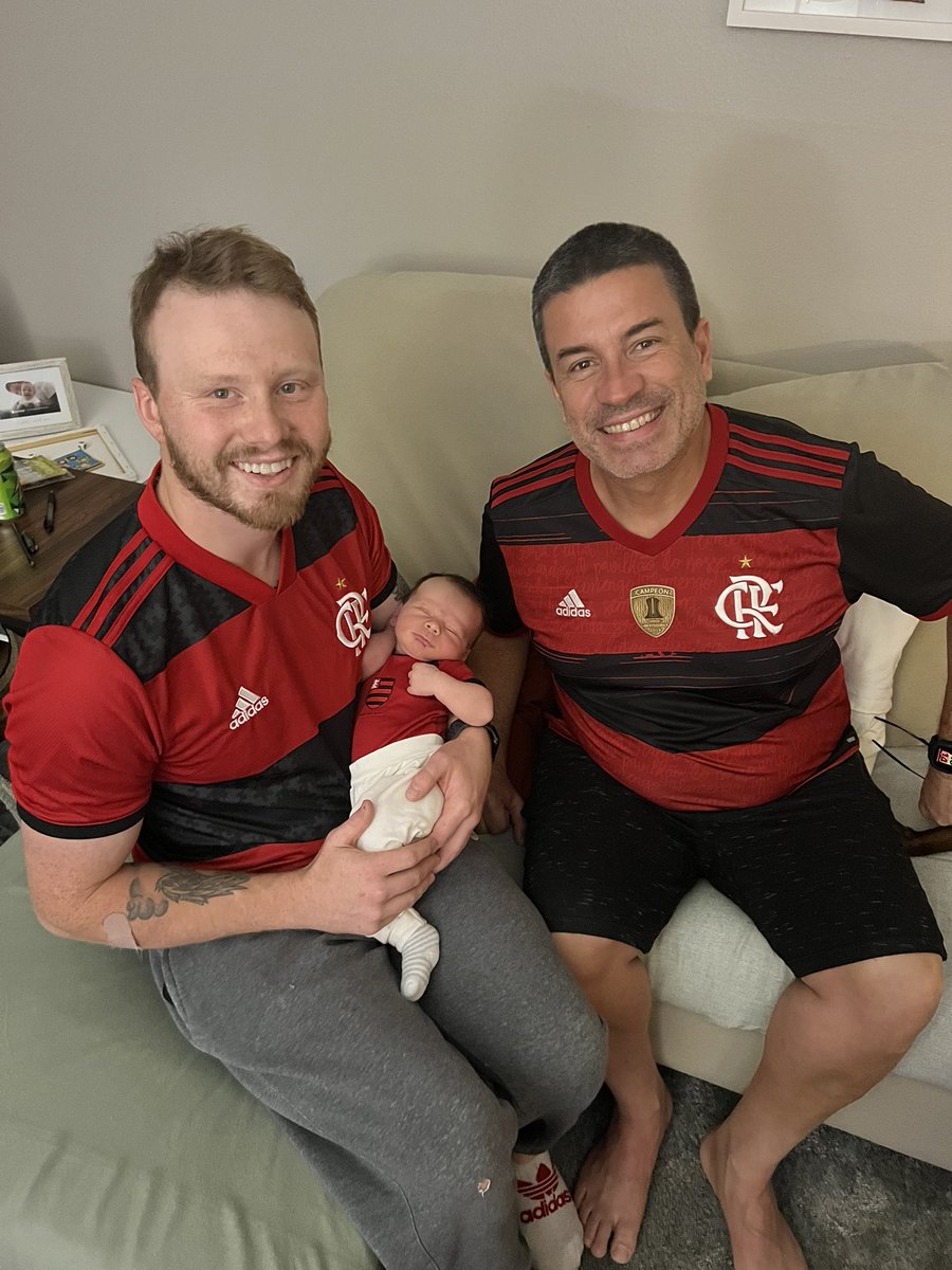 RLAVilarinho's tweet photo. @TwitterSG torcendo em Família em Wisconsin Estados Unidos com o novo Rubro Negro de 7 dias Oliver. Abraço da Família Rolim Vilarinho Sarazin. #CdBPeloMundo https://t.co/OAjcKGz0cH