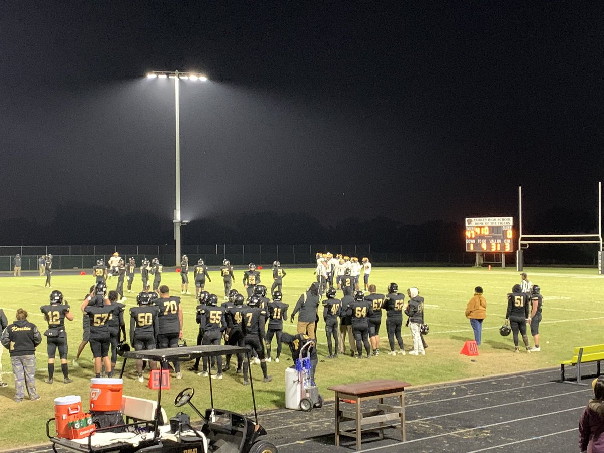 FridleyFootball's tweet photo. Final 47-0 Tigers.  Regular season record 6-2.  On to sections!! https://t.co/UwBHYP6vKU