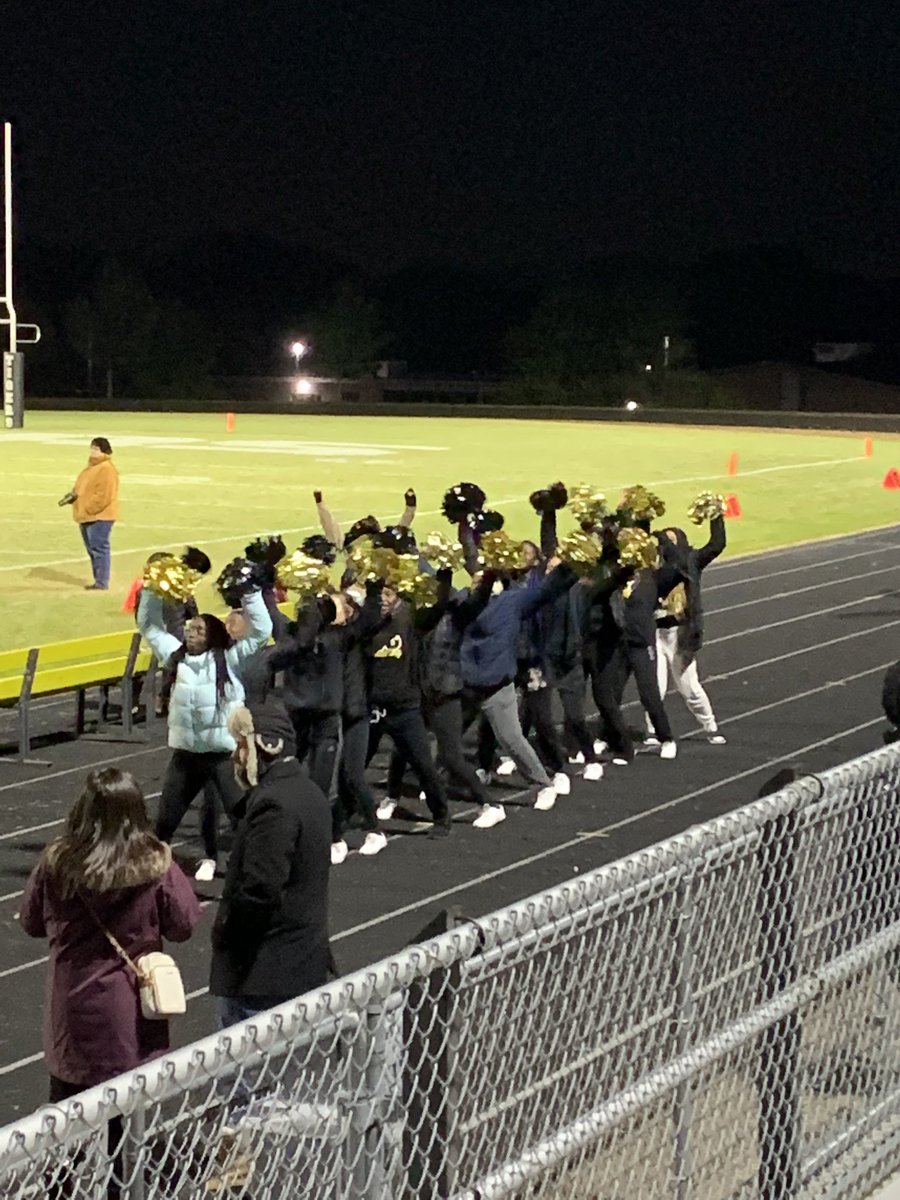 FridleyFootball's tweet photo. Final 47-0 Tigers.  Regular season record 6-2.  On to sections!! https://t.co/UwBHYP6vKU