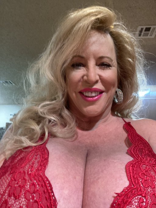 I will be Live on https://t.co/nC5aC3abF9  about 7:30 PM PST&hellip;&hellip;. that&rsquo;s in about an hour and a half. <a href="/tag/europedichan"class="tags"><span>#europedichan</span></a>