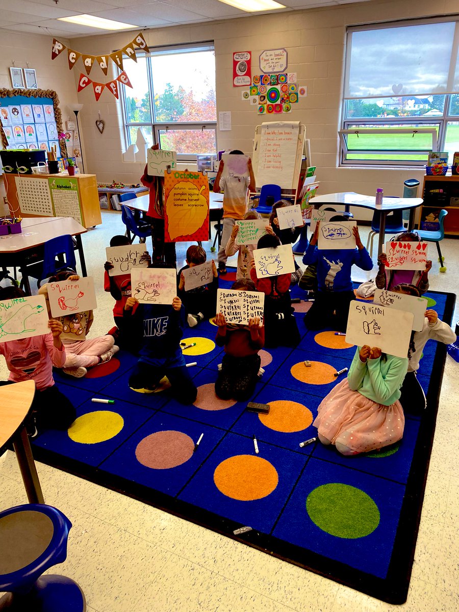 We took a look at some new Fall/Autumn words in our big book today! Students absolutely loved using the white boards to write out some new words and draw a picture to go with them! 🐿🎃🍁🍂🌾🌽